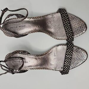 Pelle Moda Gunmetal Silver Snakeskin Kitten Heel Jeweled‎ Strap Glam Sexy Sandal